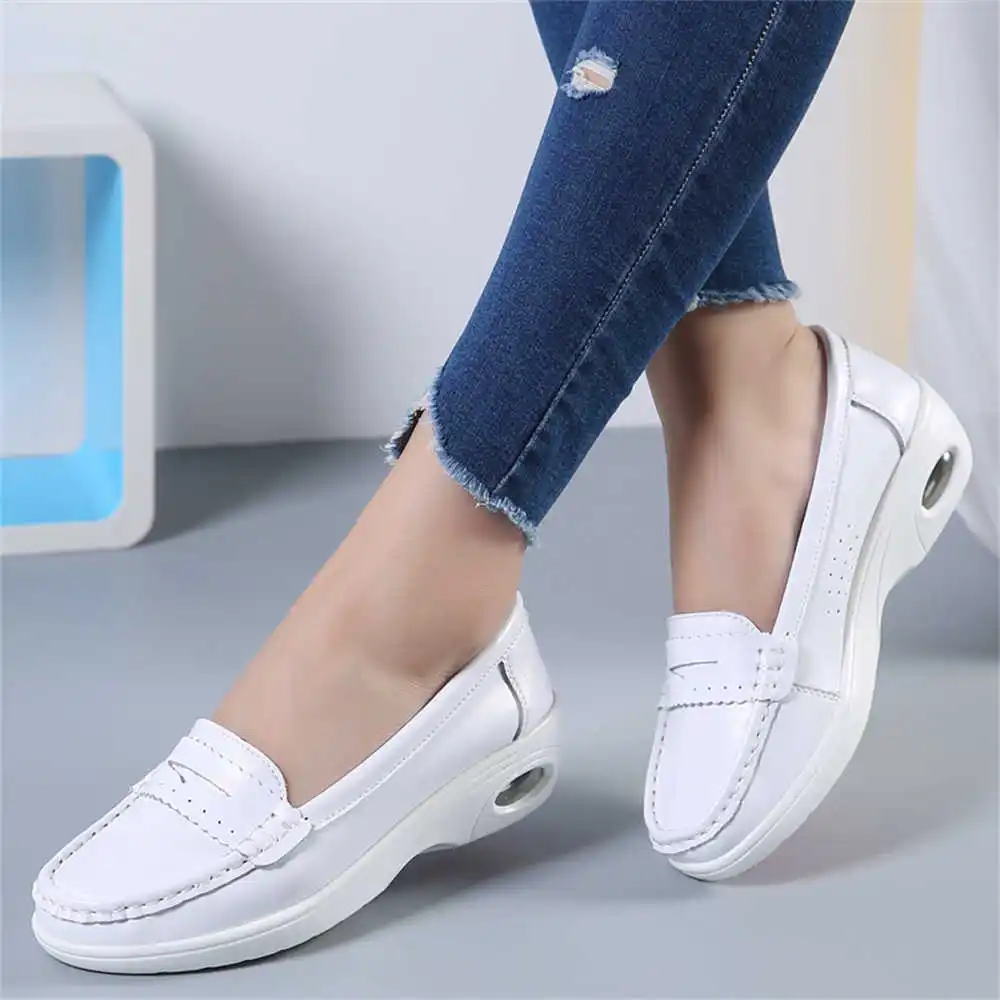 Thick Sole Slipon White Traine - đánh giá và giá Men'S Grooming Lounge