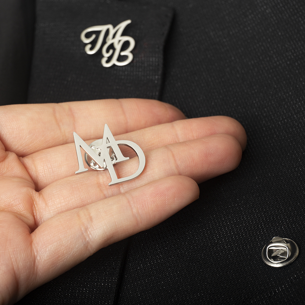Tangula Custom Initials Brooch - đánh giá và giá Men'S Grooming
